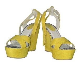 Qupid Yellow Wedges